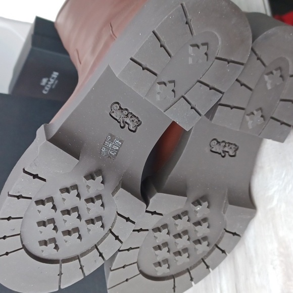 Coach Lilli Leather Boot In Walnut NIB - Picture 11 of 13